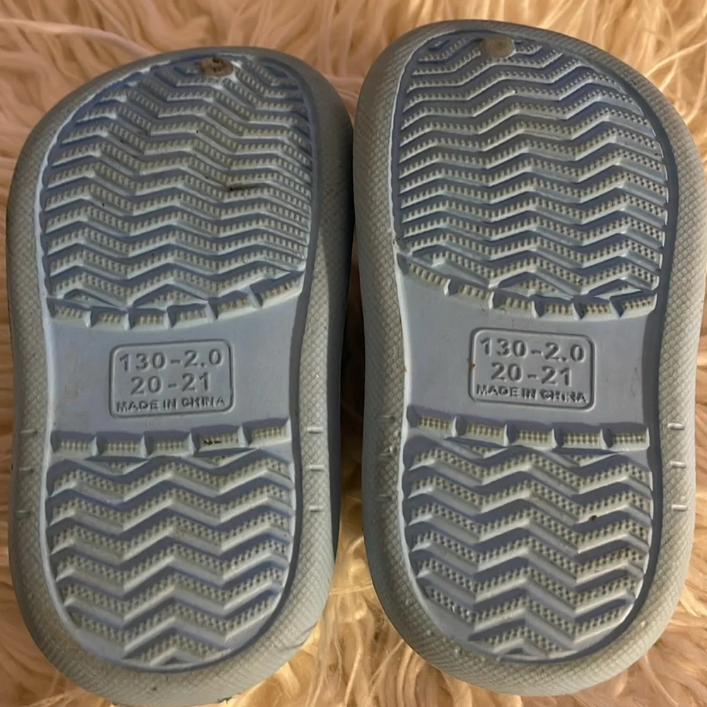 Kids Slip On Clogs/Crocs Size 20-21 (4.5-5) Summer Beach Pool Holiday